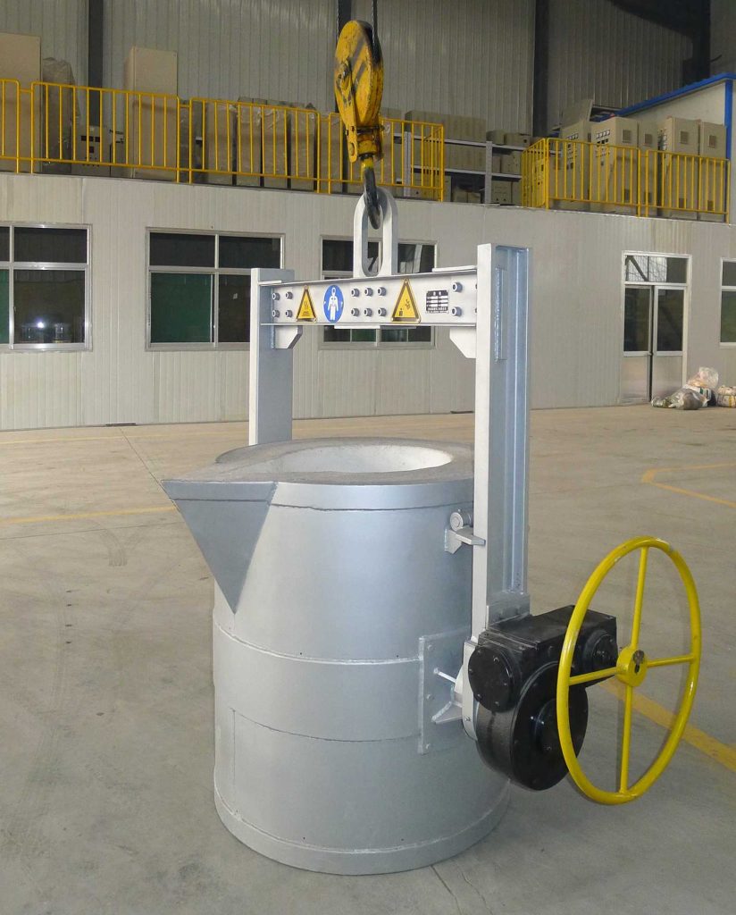Forklift-type-transfer-ladle-with-cover3